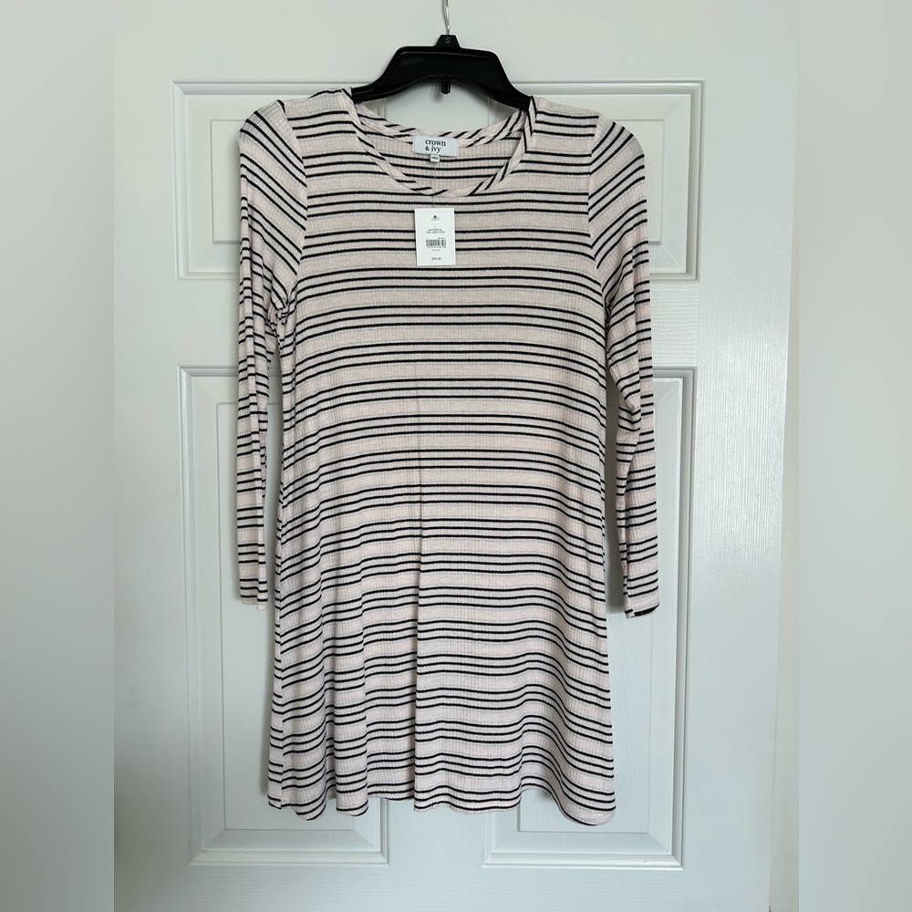 NWT Youth Crown & Ivy Dress, Striped